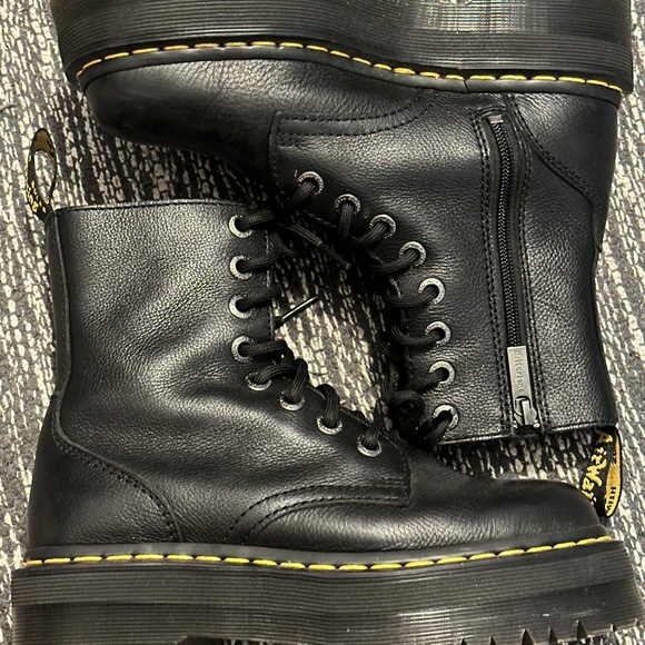 New Dr Marten's Jadon boots - Picture 1 of 6